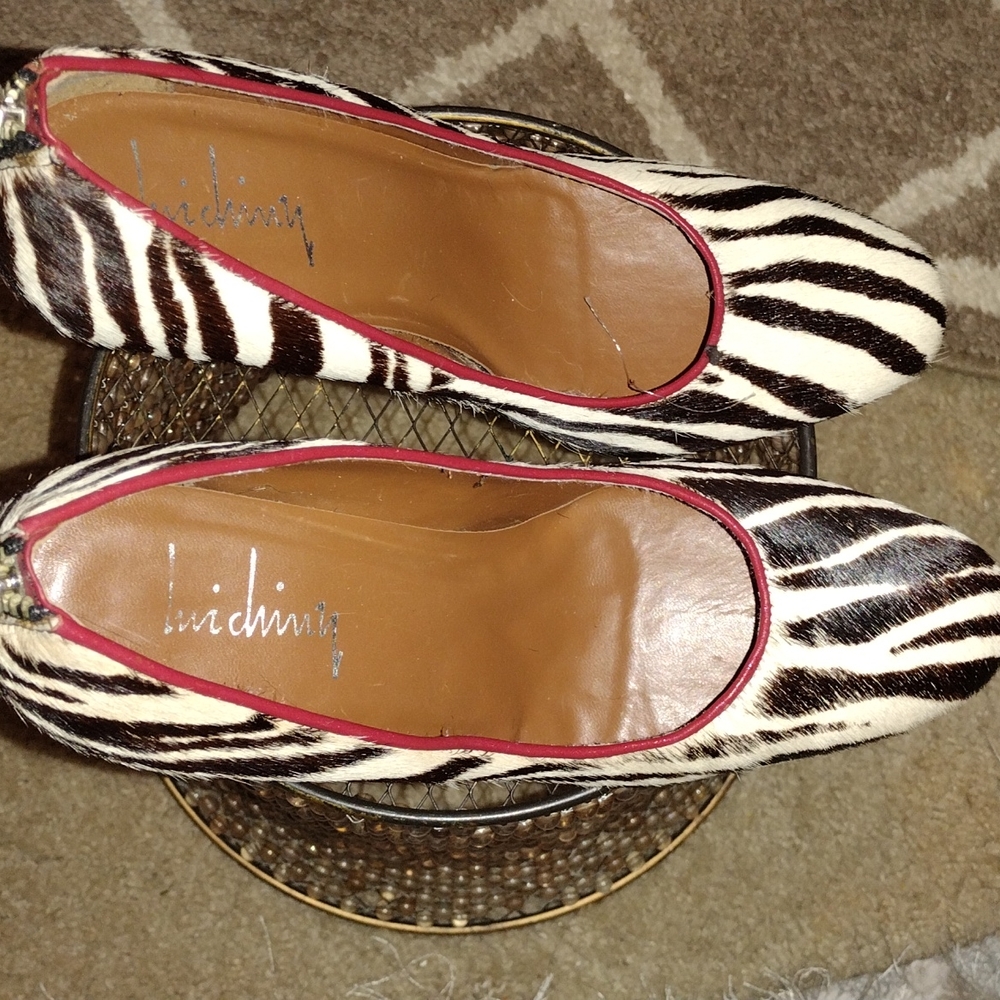 Zebra horse hair  trim in red new heels pumps. - Picture 3 of 10